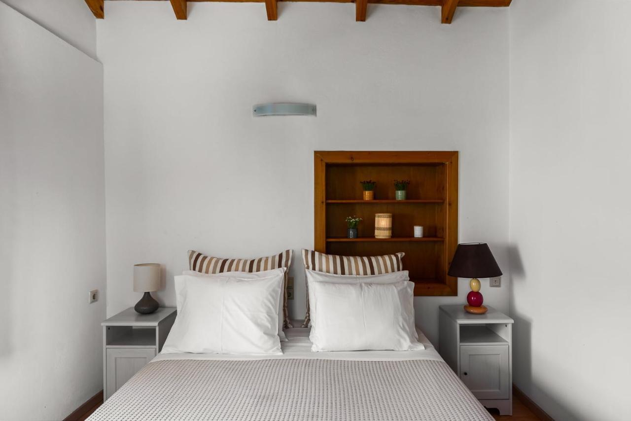 Traditional Rustic Maisonette By Konnect Agios Ioannis Peristerion Exterior foto